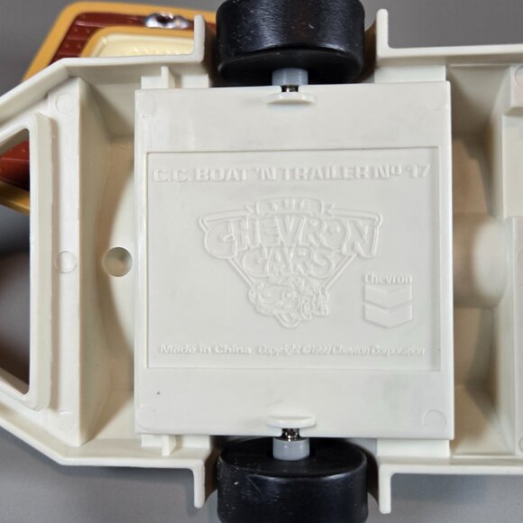 C.C. Boat 'N Trailer No 17 (1999) The Chevron Cars - Picture 6 of 9